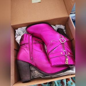 Rag & Co. CAT-TRACK Fuchsia Metallic Leather Ankle Boots Women's Sz. 9